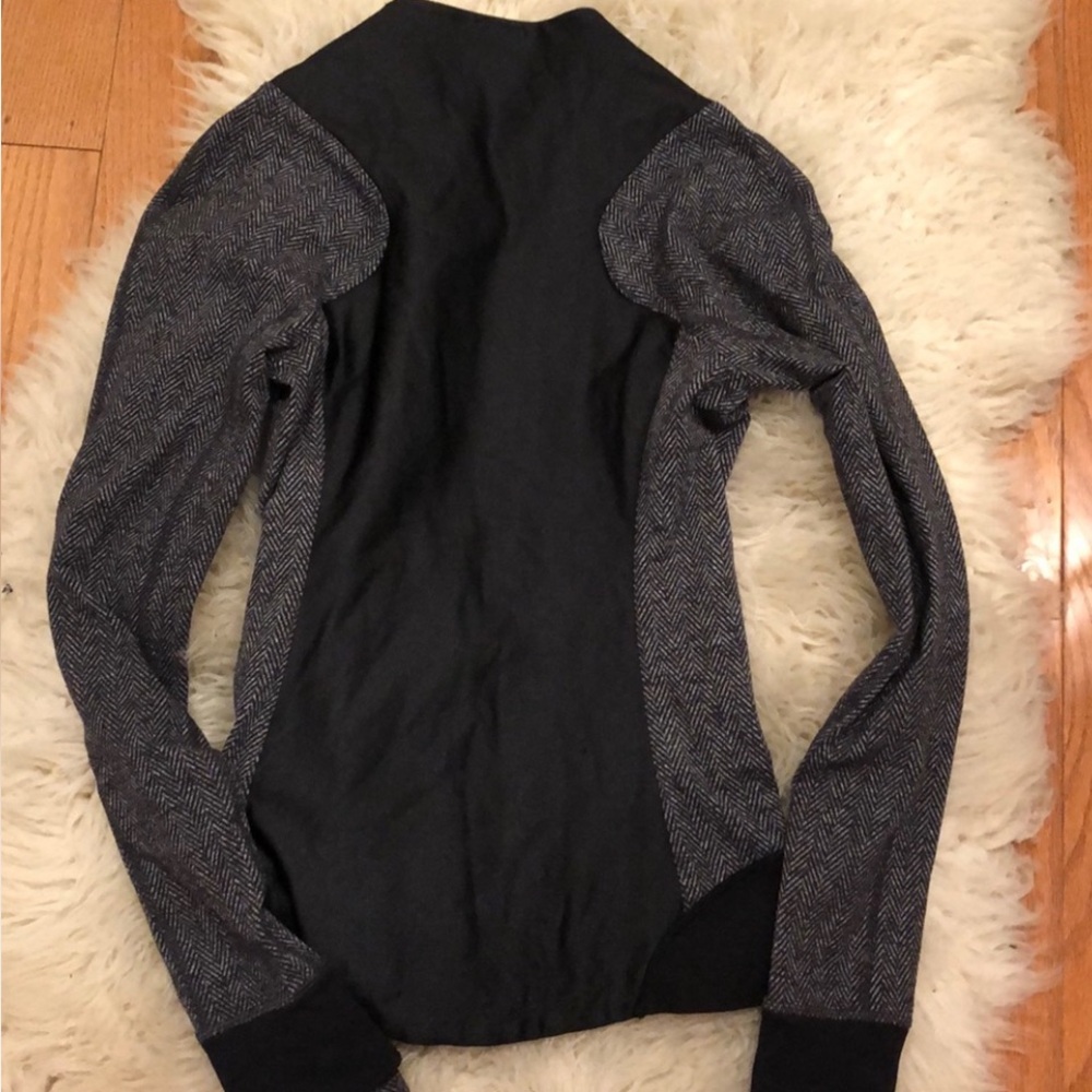 Lululemon RARE ASYMMETRICAL Jacket - Picture 3 of 3